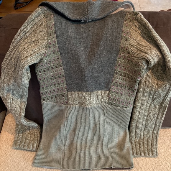 Made in Canada 🇨🇦 Cardi by Preloved - Picture 6 of 7